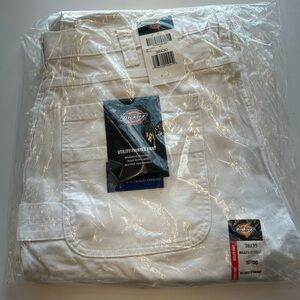 Dickies Men's Utility Painter Pants in white, size 38x30